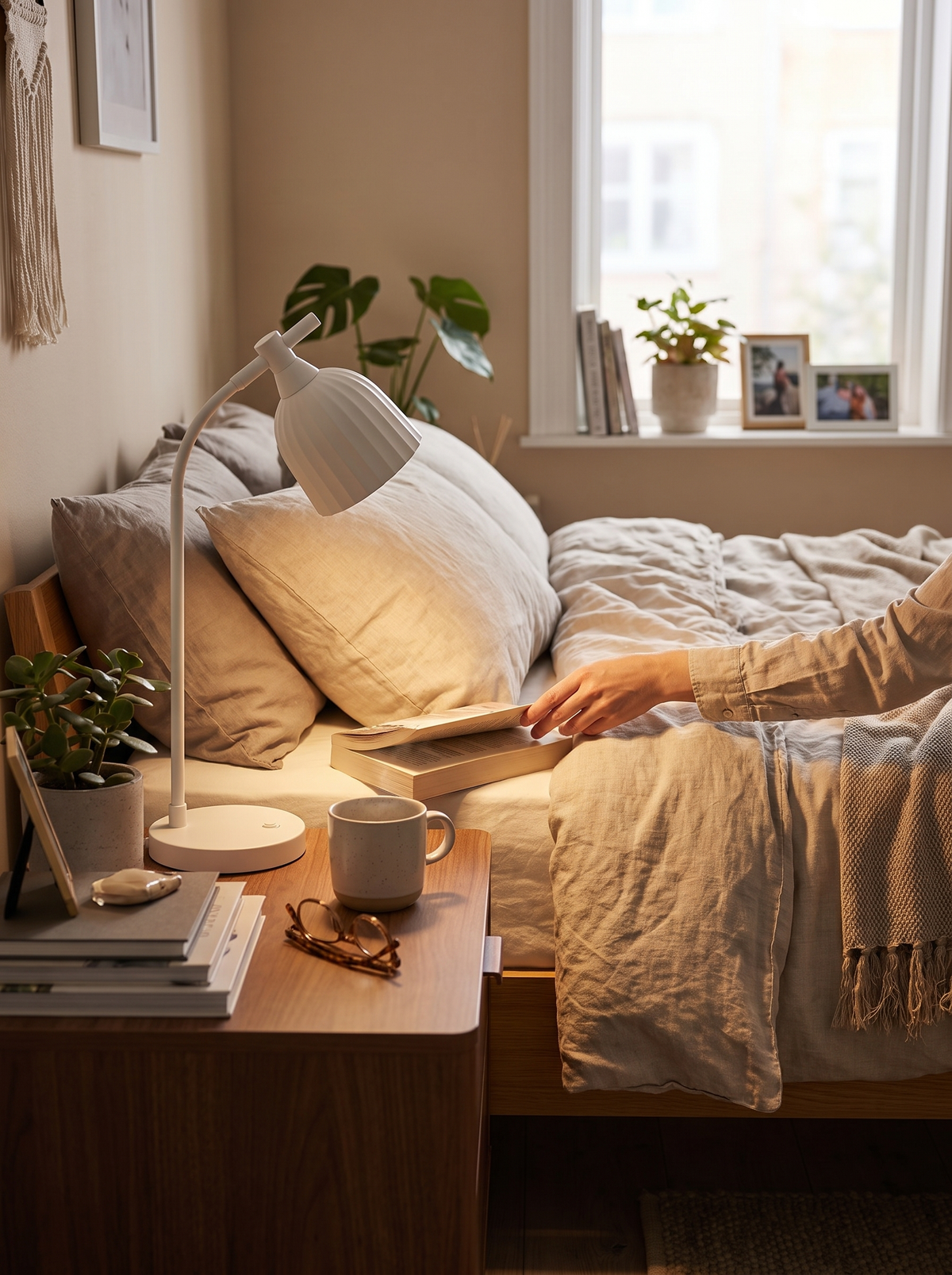 Modern minimalist cordless LED table lamp, Modern Style, Everyday Use
