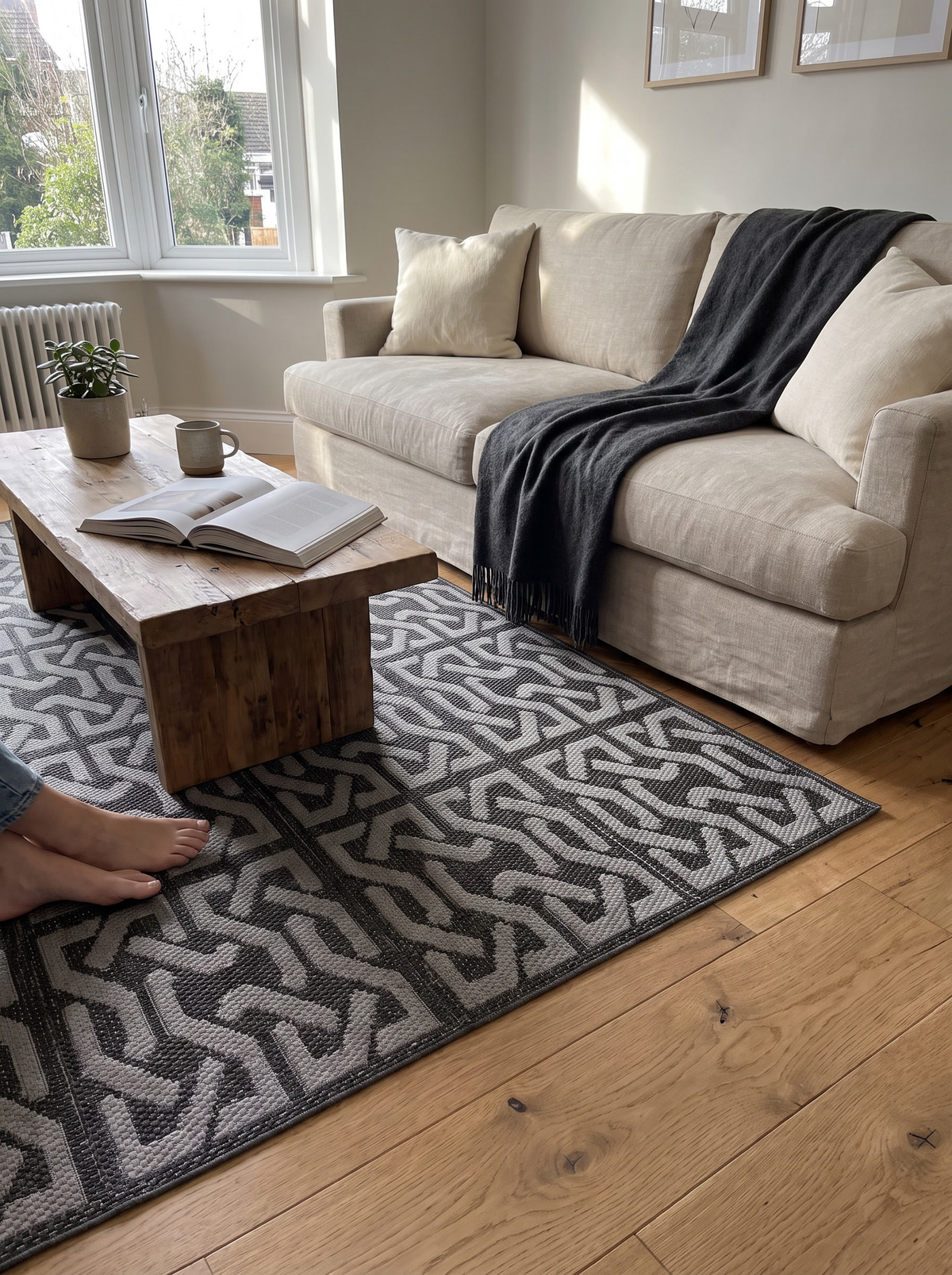 Reversible black and grey geometric outdoor rug, Modern Style, Flipped Two Ways